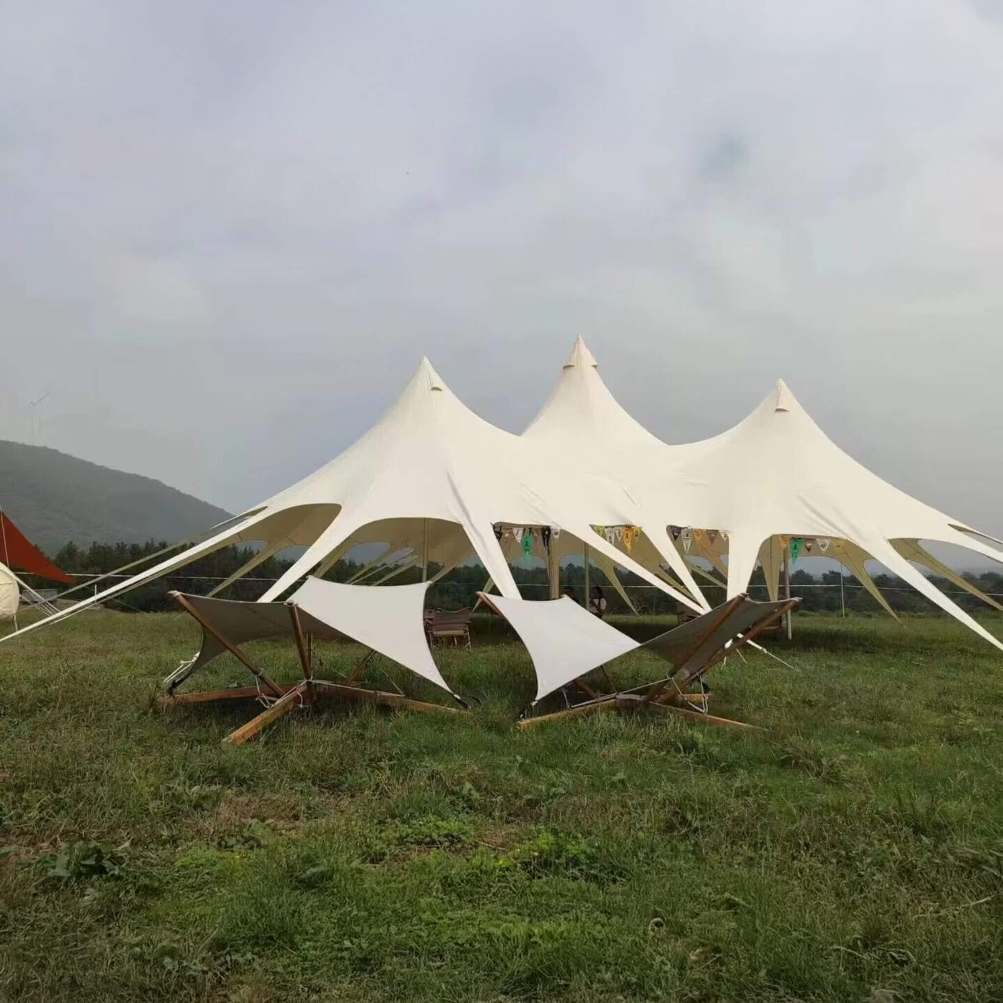 Extra Large Portable Waterproof Multifunctional Outdoor Rain Tarp Canopy (SAK79811) image 1