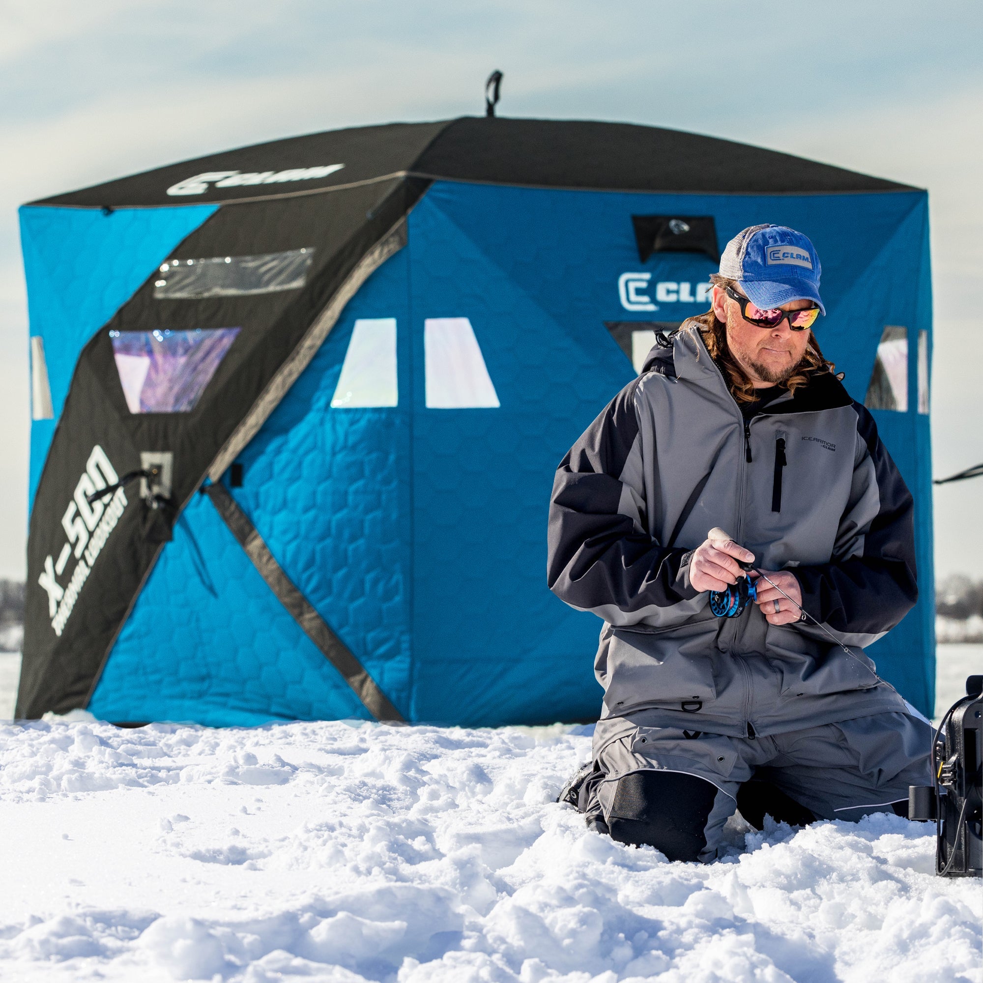 CLAM X-500 Portable 9 Ft 5 Person Lookout Ice Fishing Thermal Hub Shelter Tent image 3