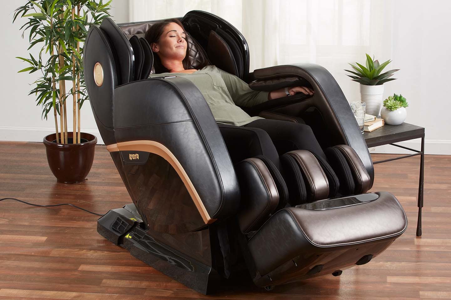 Kyota Kokoro™ M888 4D Massage Chair - Refurbished image 4